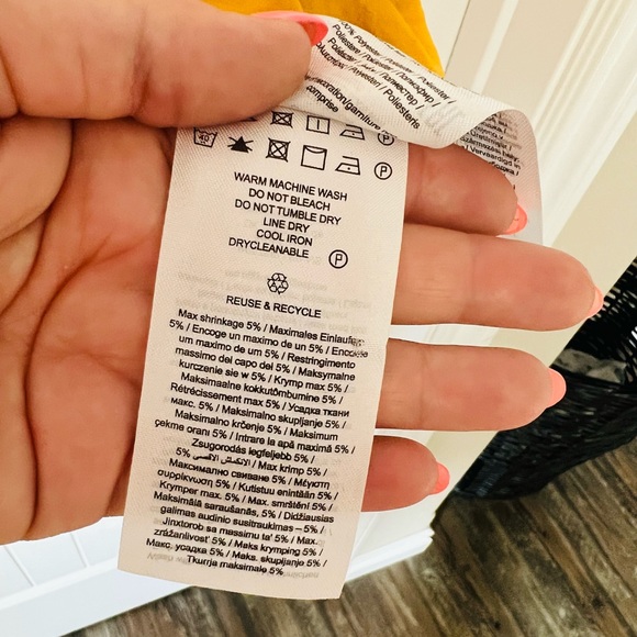 Mustard Cami size 40 (lg). Satin like material. Lined. EUC. Scalloped neckline. - Picture 4 of 4